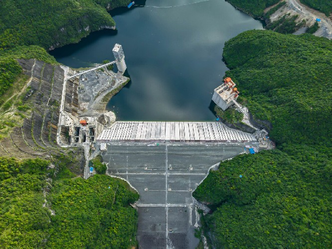 湖北恩施州江坪河水電站工程大壩面